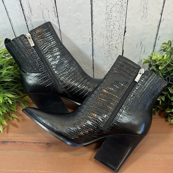 Marc Fisher LTD Mariel 2 Pointed Toe Heeled Croc Embossed Western Bootie… - Picture 8 of 13